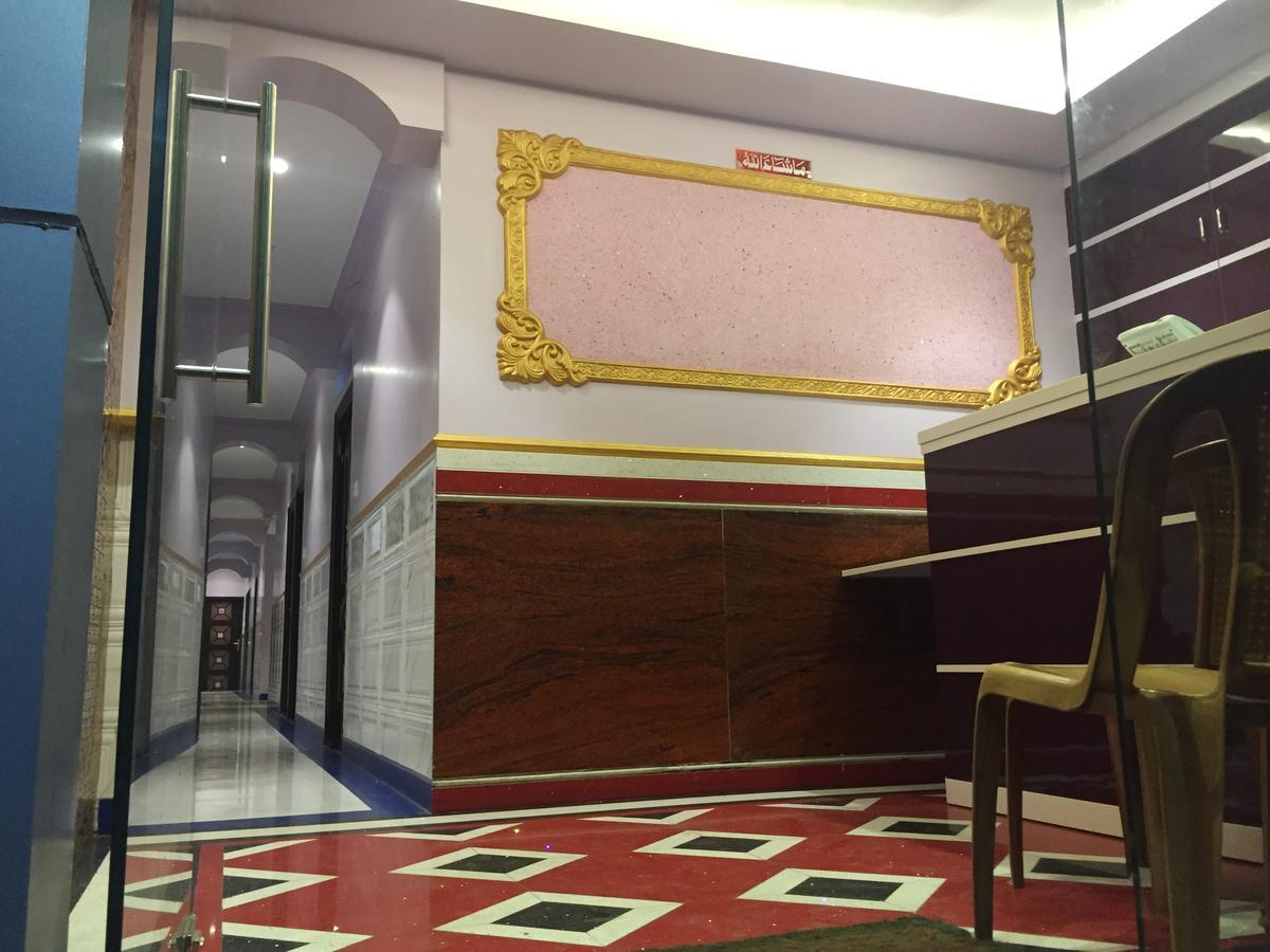 Hotel Marhaba Mumbai  Buitenkant foto